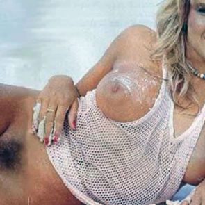 Ledningsevne trussel Drik vand Samantha Fox Nude Pics and Sex Tape 2023 - Scandal Planet