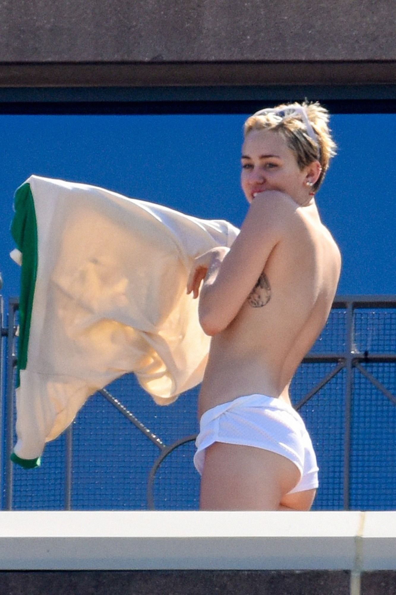 Hot Miley Cyrus Topless At The Beach - Showing Full Tits-5242