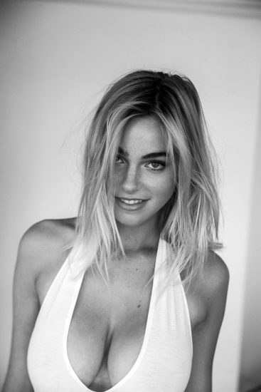 Elizabeth Turner black and white sexy pic