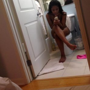 Keke Palmer nude while pissing