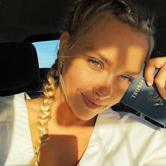 Camille Kostek selfie