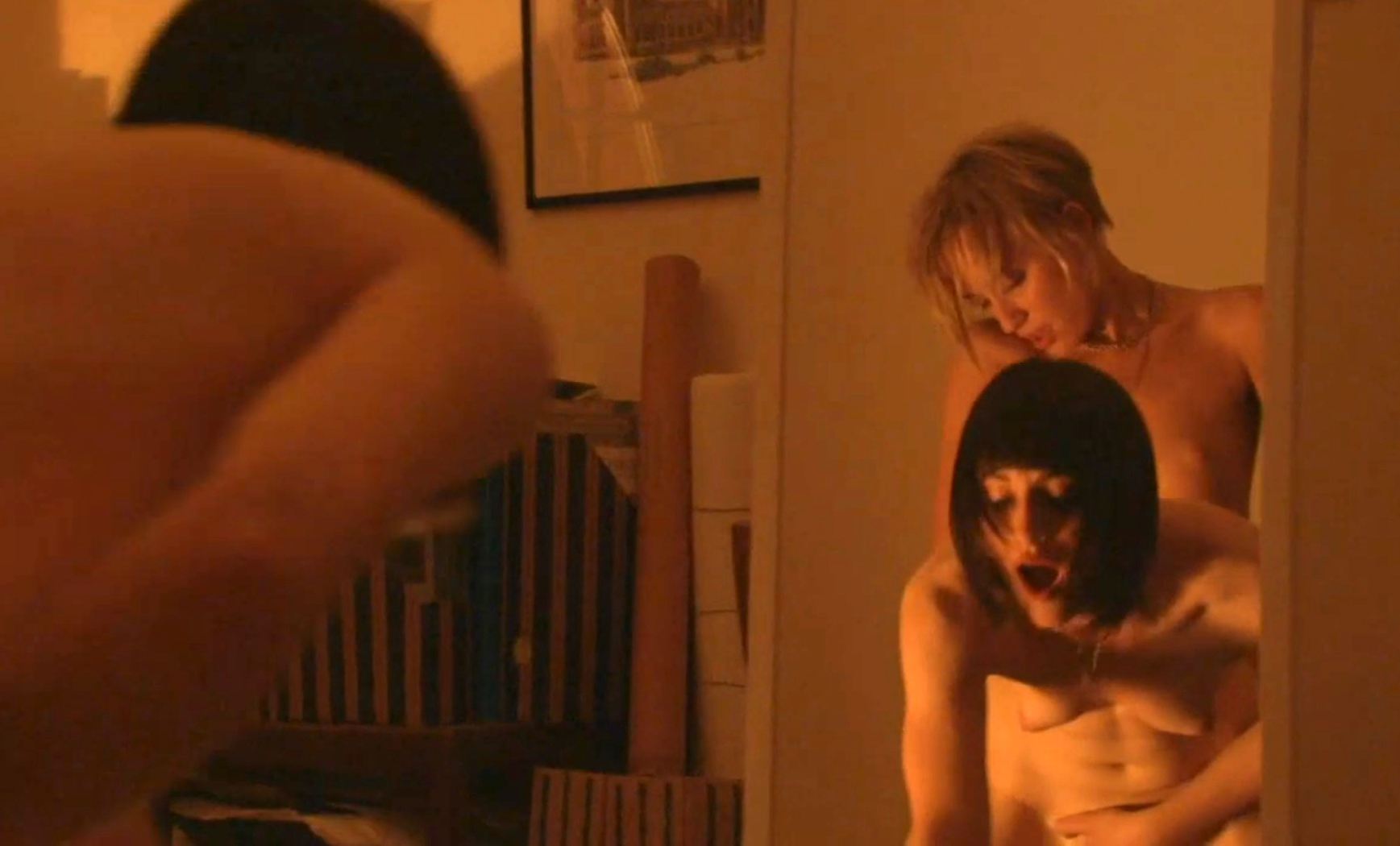 Ruta Gedmintas Sex With A Strap On In Lip Service FREE VIDEO - Scandal  Planet