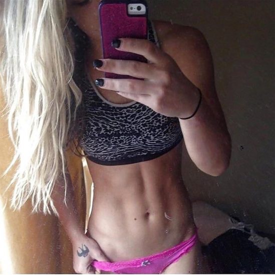 Toni Storm abs on leaked selfie