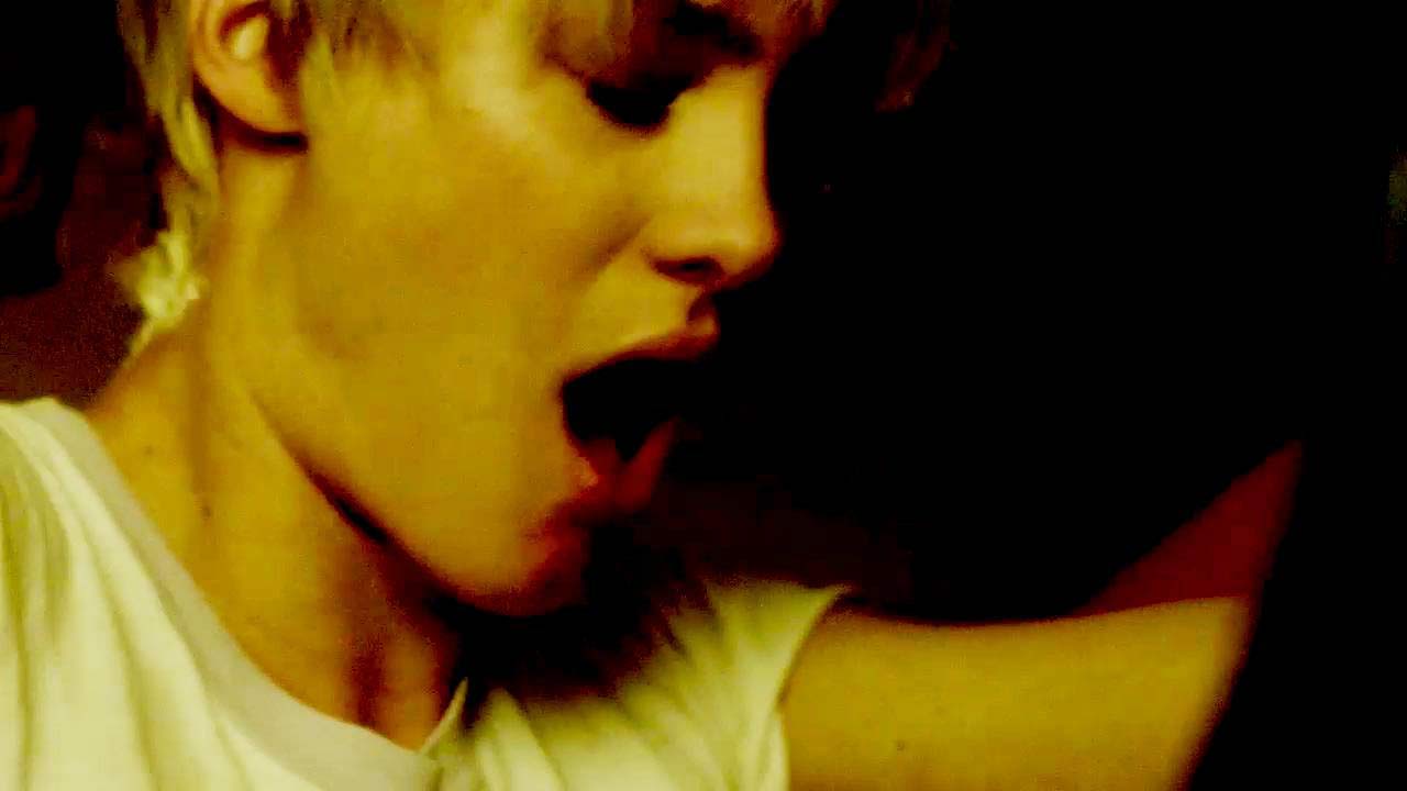 Mackenzie davis sex scene