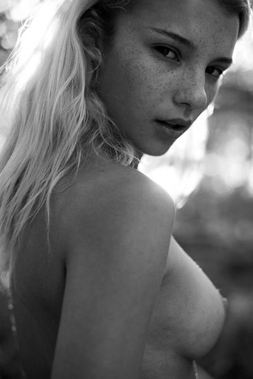 Rachel Yampolsky naked boobs