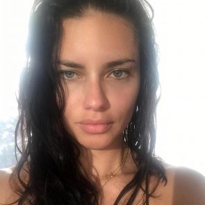 Adriana Lima hot selfie