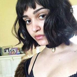 Ariela Barer cleavage