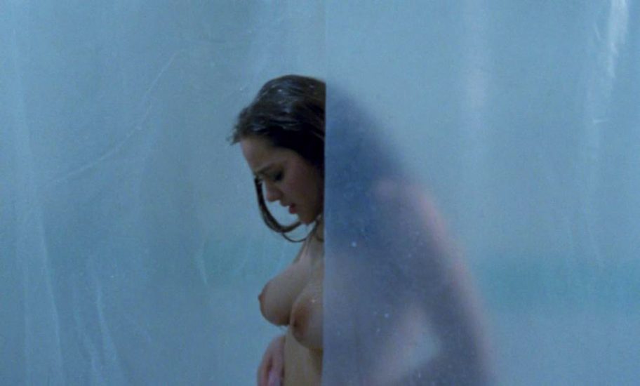 Marion Cotillard topless scene