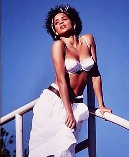 Karyn Parsons hot image