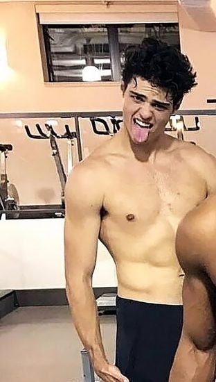 hot Noah Centineo shirtless