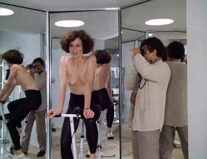 Sigourney Weaver breasts