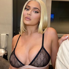 kylie jenner boobs lingerie