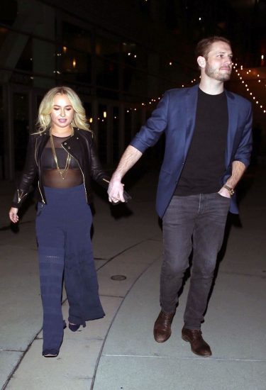 Hayden Panettiere hot with boyfriend