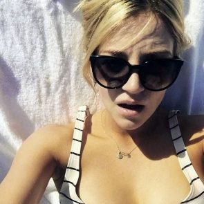 Abby Elliott horny