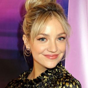 Abby Elliott beauty