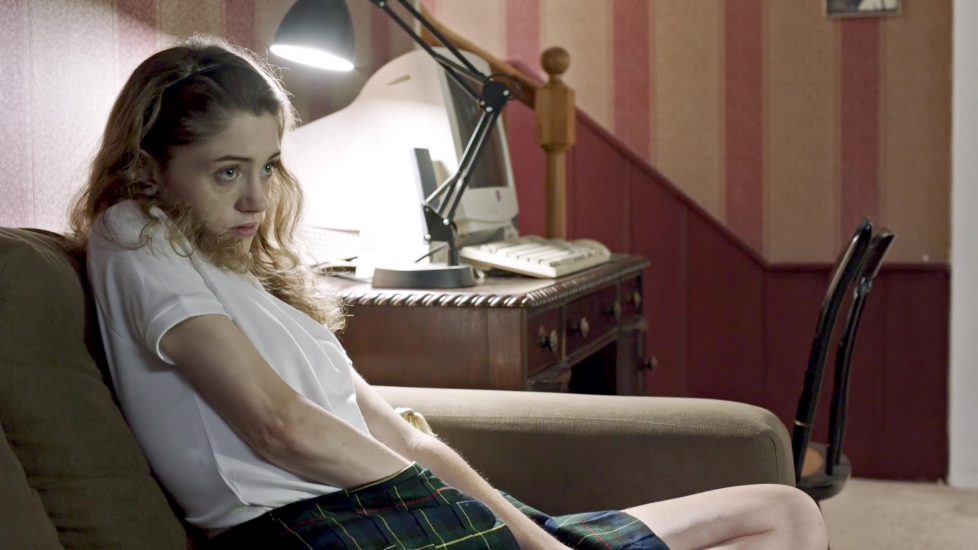 Natalia Dyer nude masturbation scene